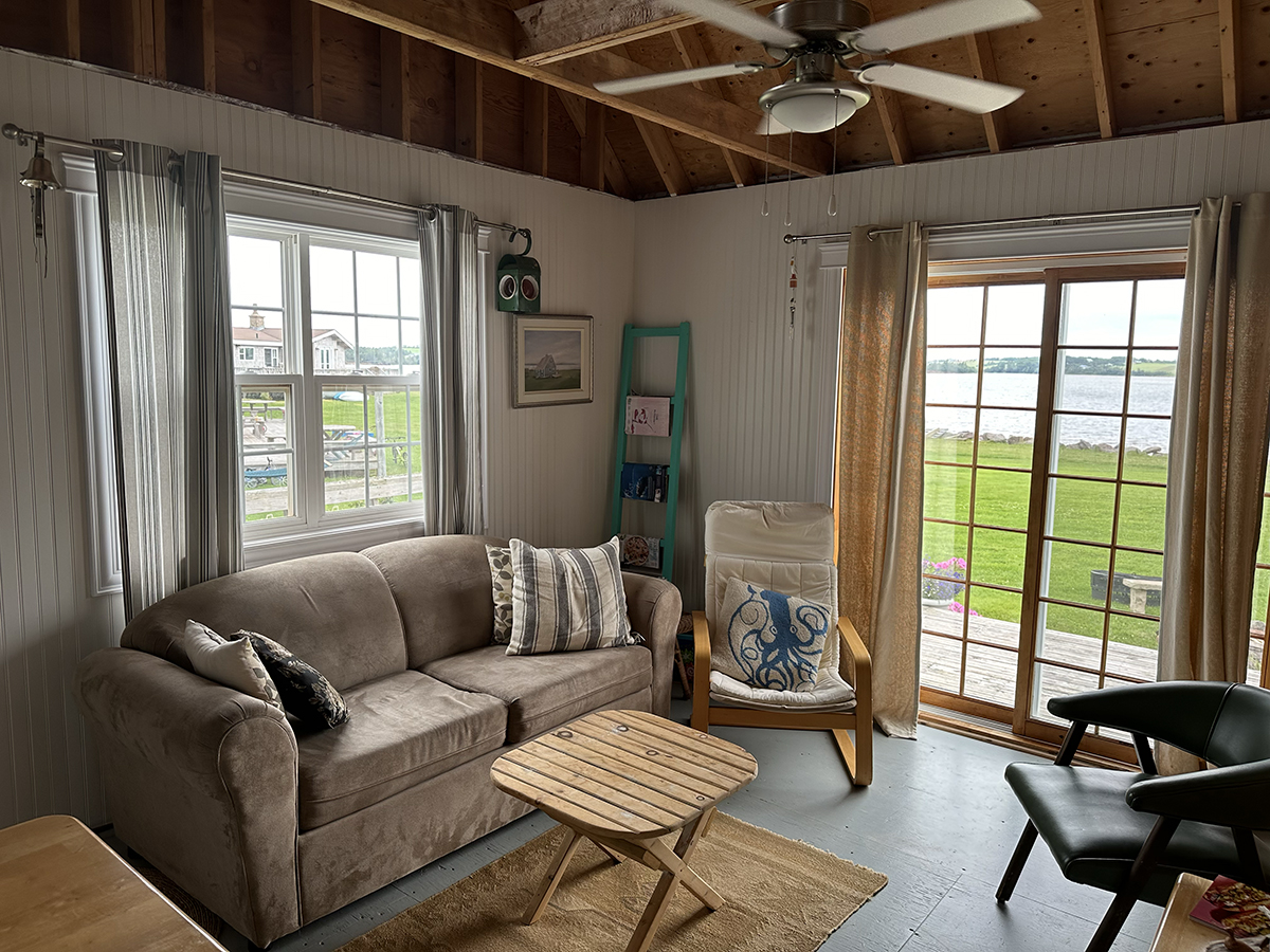 Imagine the conversations you'll enjoy with your family as you relax on Garden of the Gulf.